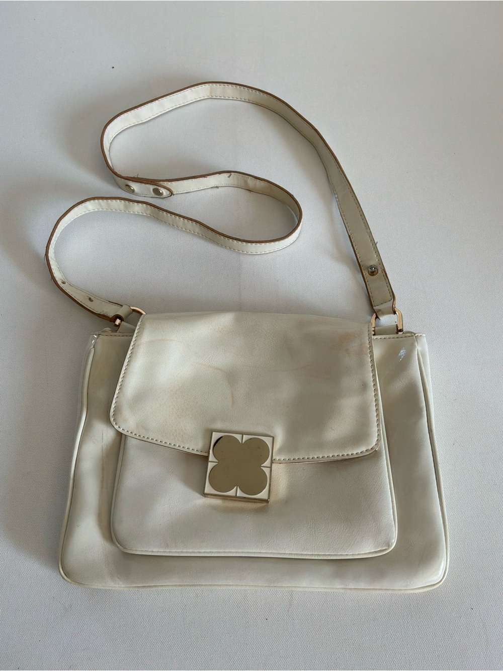 Liz Claiborne White Faux Leather Shoulder Bag with Oversized Turn Lock